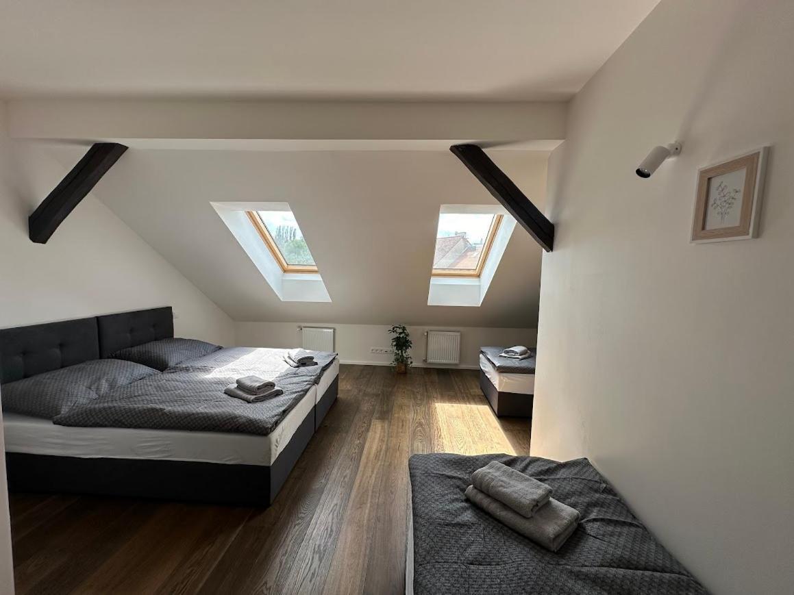 Loft Apartments Prága Kültér fotó